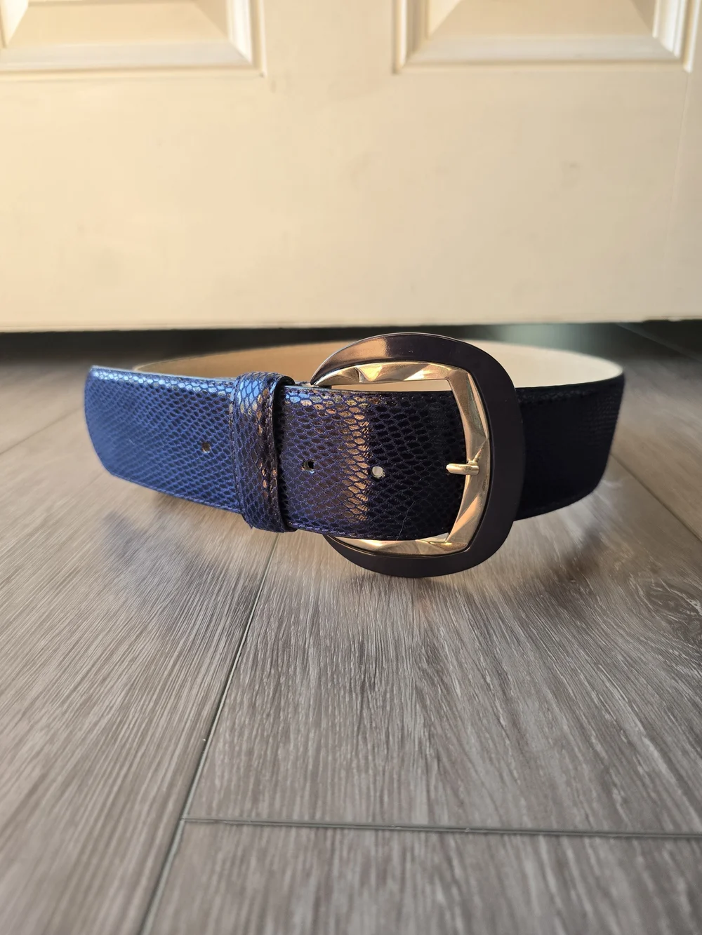 White House Black Market Wide Belt Navy Blue Snake Print Leather Lining Sz Small